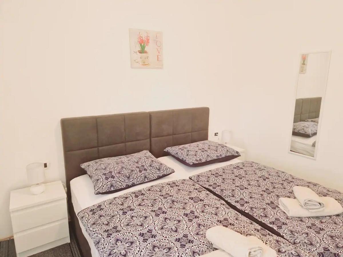 Apartments In Rijeka, Free Parking And Large Terrace, 15Min Drive From The Beach Exterior photo