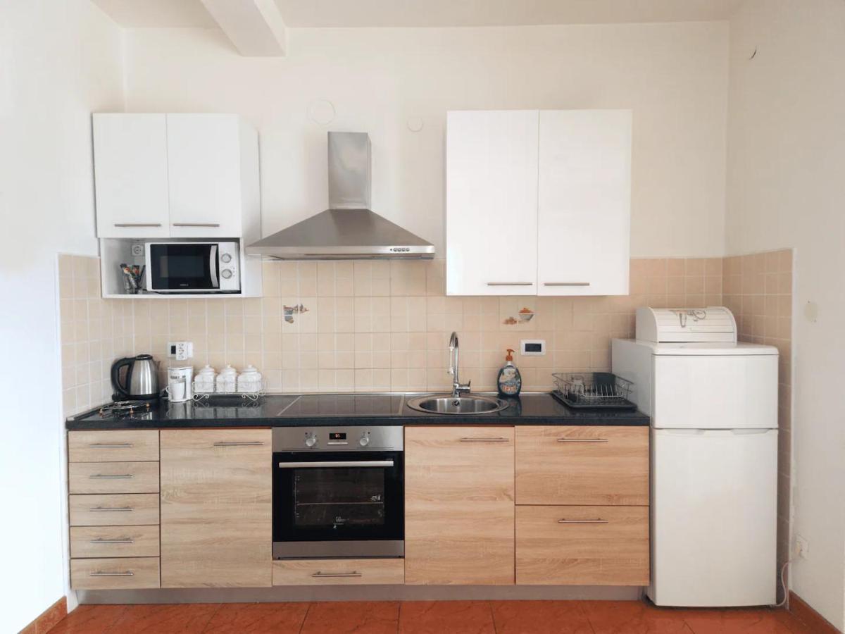Apartments In Rijeka, Free Parking And Large Terrace, 15Min Drive From The Beach Exterior photo