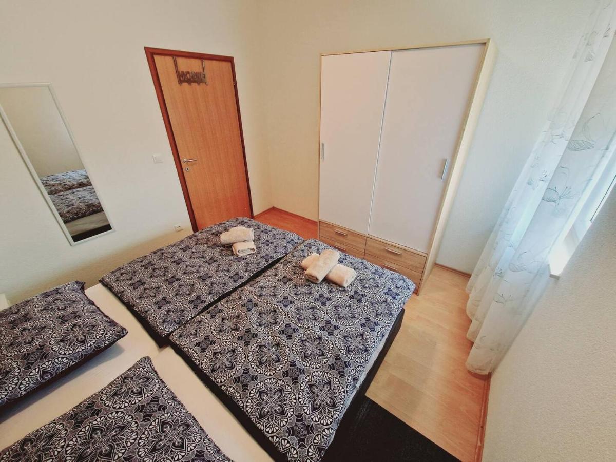Apartments In Rijeka, Free Parking And Large Terrace, 15Min Drive From The Beach Exterior photo