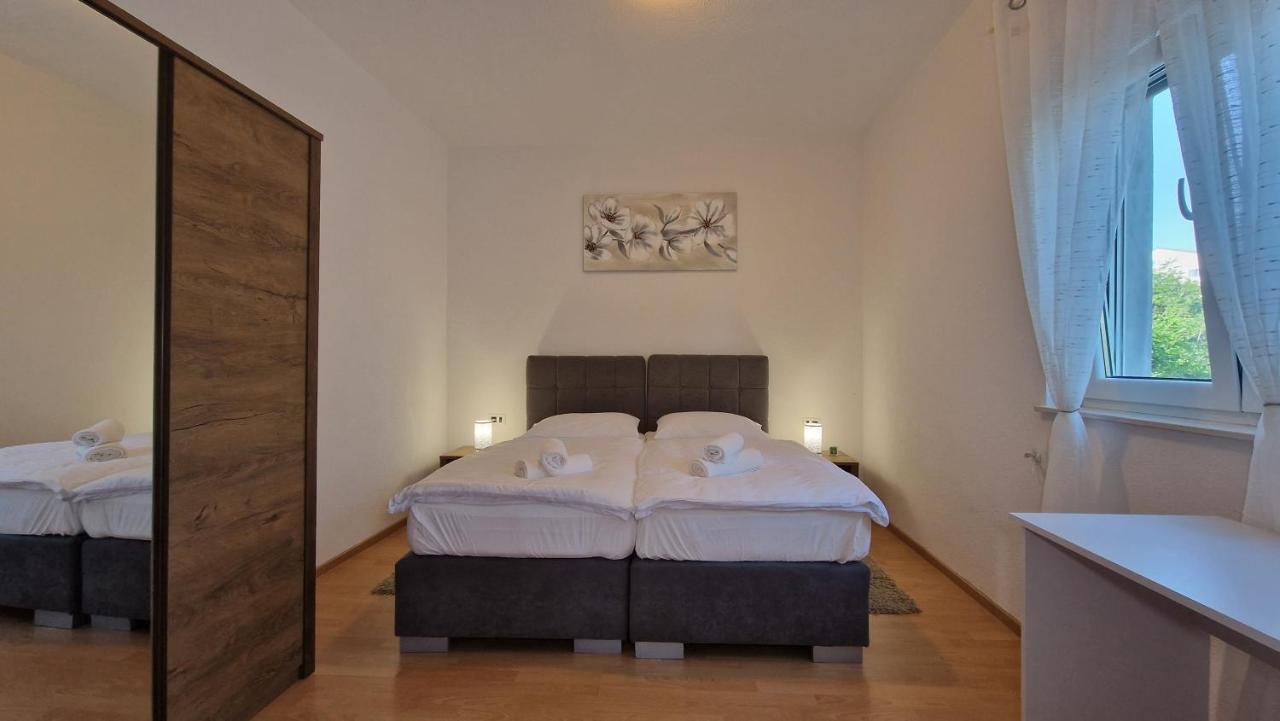 Apartments In Rijeka, Free Parking And Large Terrace, 15Min Drive From The Beach Exterior photo