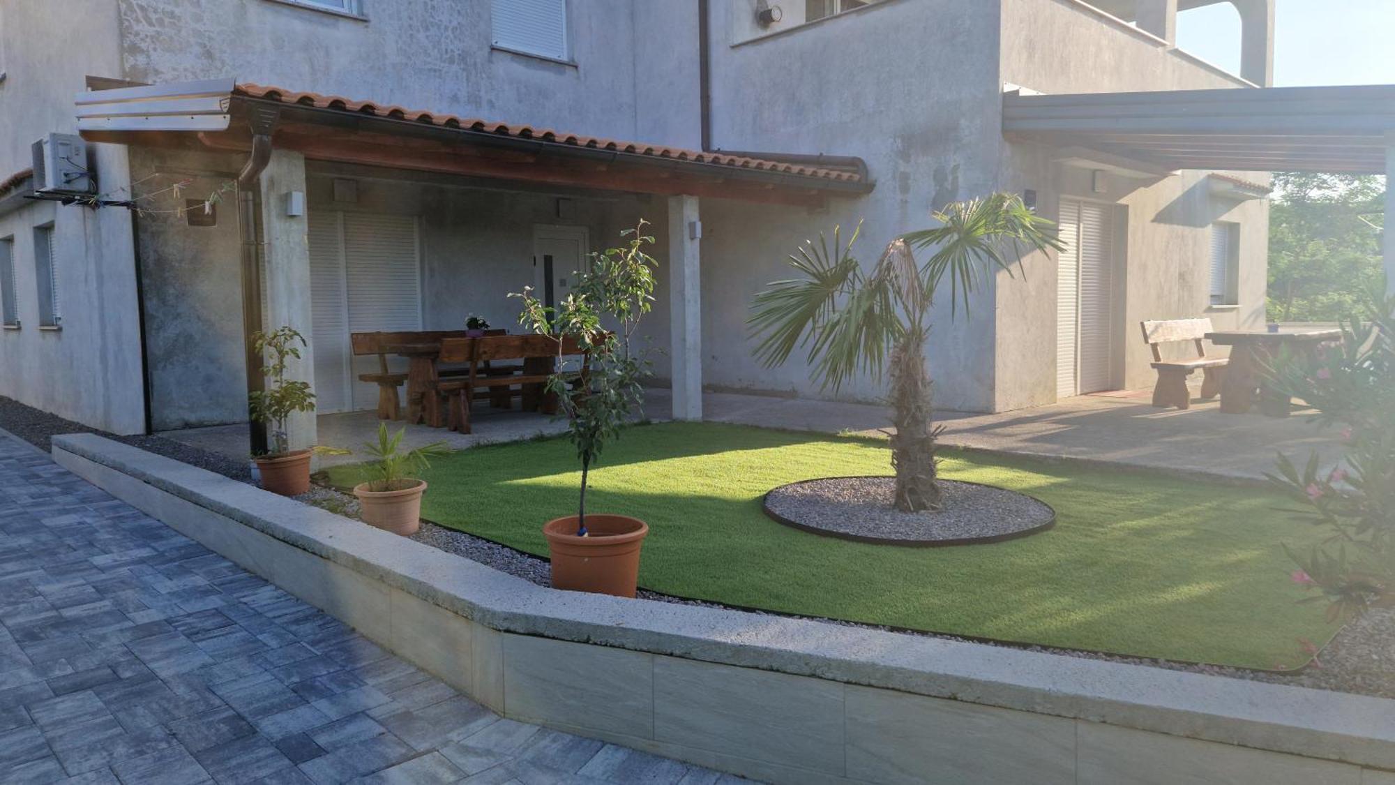 Apartments In Rijeka, Free Parking And Large Terrace, 15Min Drive From The Beach Exterior photo